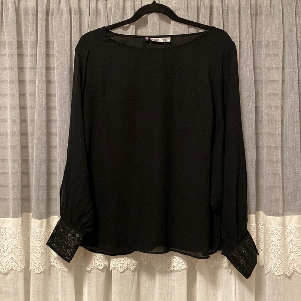 Lg. Jennifer Lopez Black Polyester Blouse.